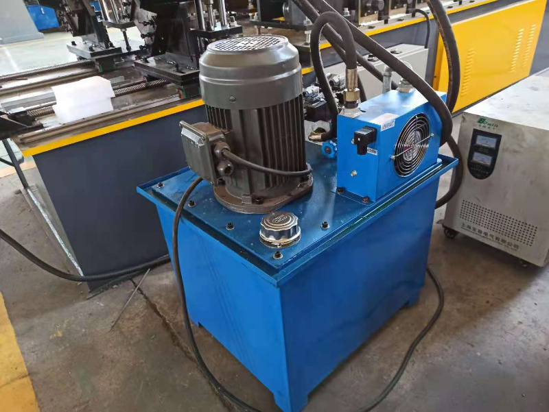 Metal Drain Pipe Downspout Roll Forming Machine/ Rain Spout Elbow Making Machine/ Used Rain Gutter Machine